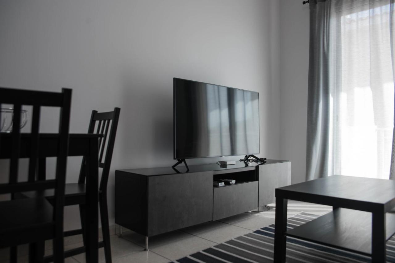Renovated One Bedroom Apartment In Paphos With Pool Buitenkant foto
