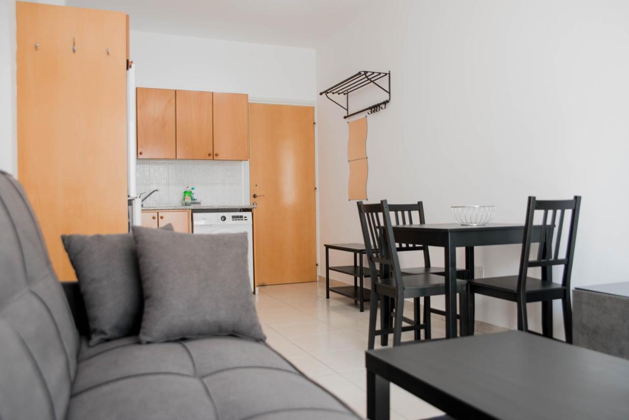 Renovated One Bedroom Apartment In Paphos With Pool Buitenkant foto