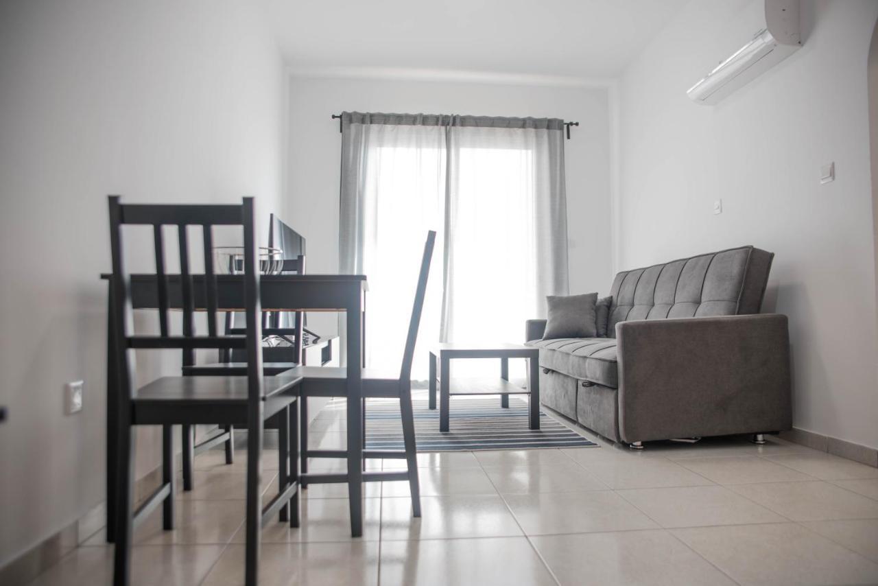 Renovated One Bedroom Apartment In Paphos With Pool Buitenkant foto