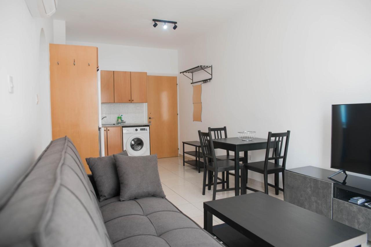 Renovated One Bedroom Apartment In Paphos With Pool Buitenkant foto
