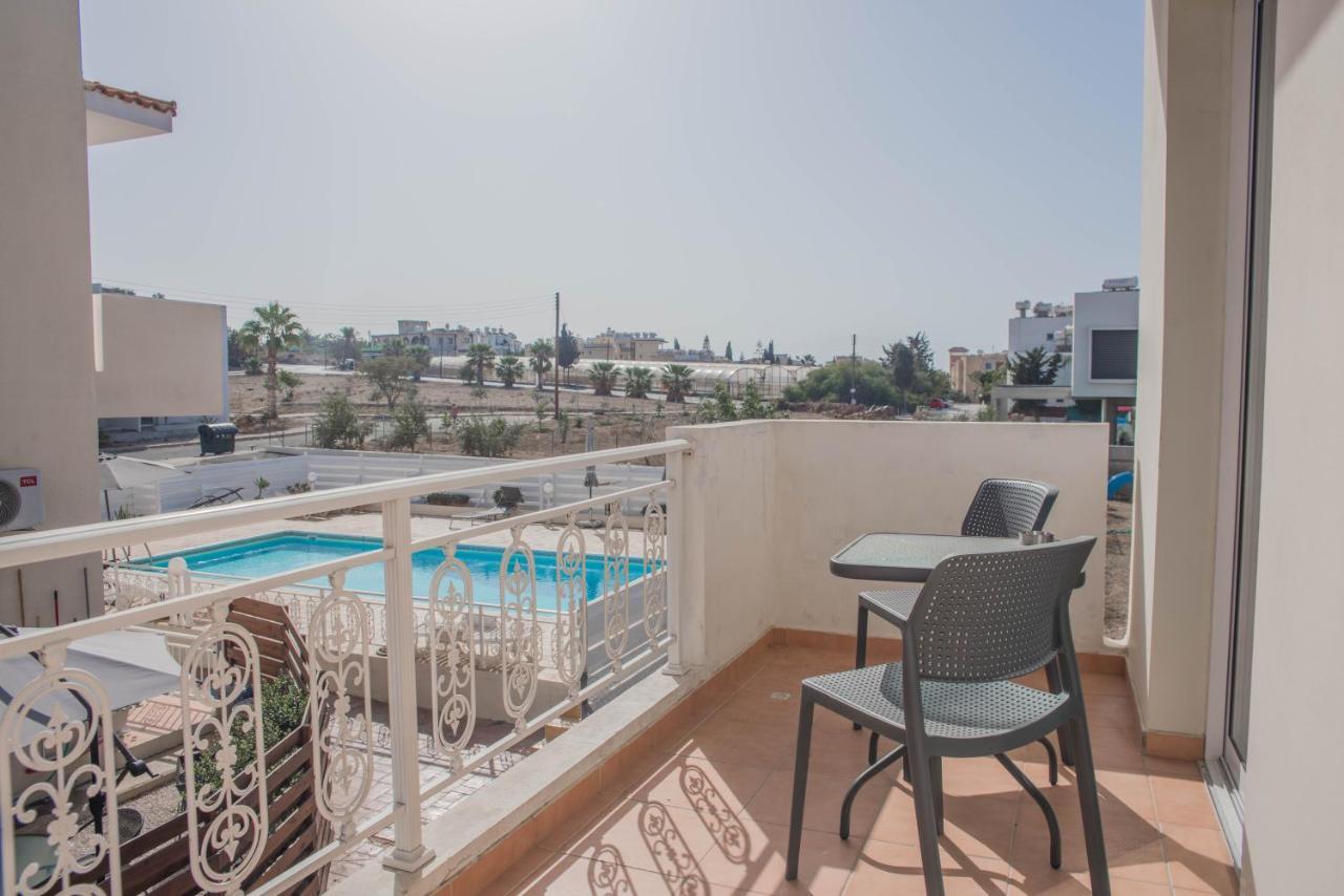 Renovated One Bedroom Apartment In Paphos With Pool Buitenkant foto